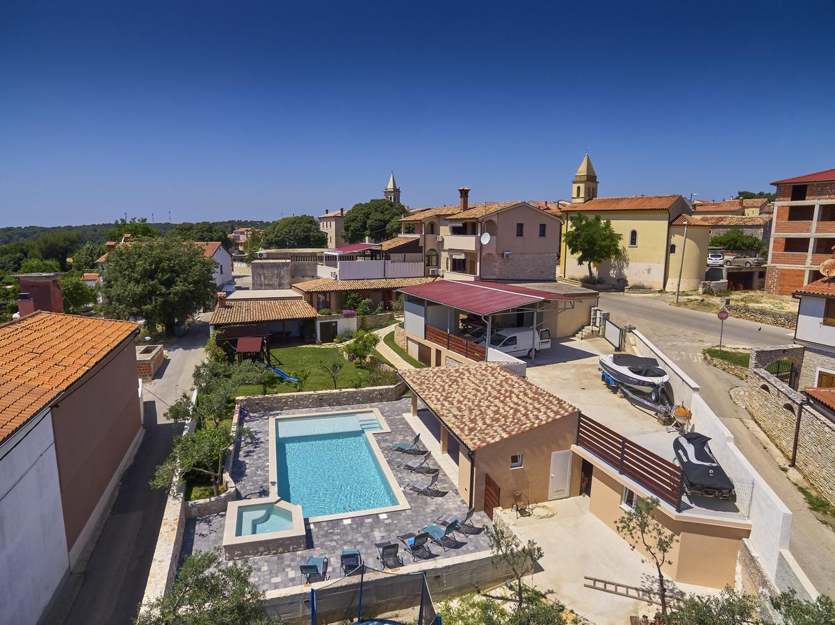 Apartments Ceh Лижнян Экстерьер фото